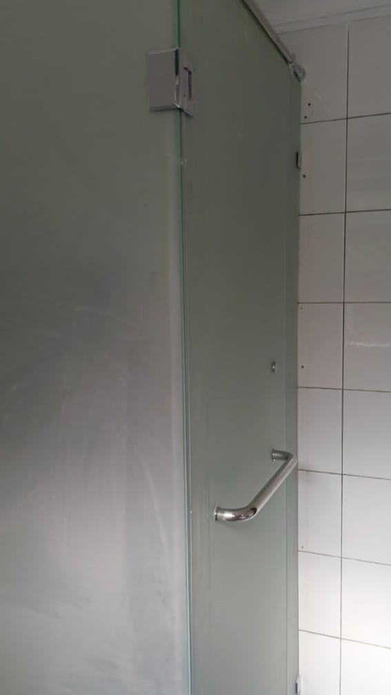 Modern Door Hardware - Project Gallery Image 4